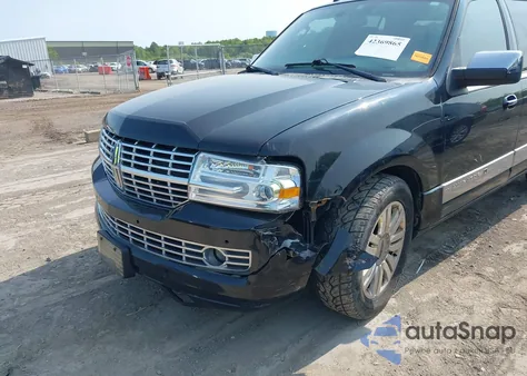 2013 Lincoln Navigator L z USA, uszkodzony, nr VIN 5LMJJ3J57DEL08250